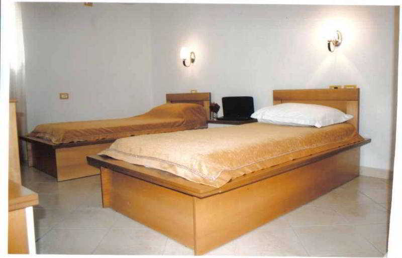 Hotel Alpine Vlorë Eksteriør billede