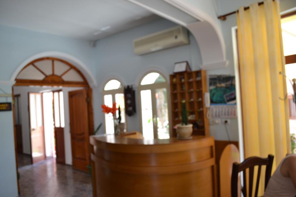 Hotel Alpine Vlorë Eksteriør billede