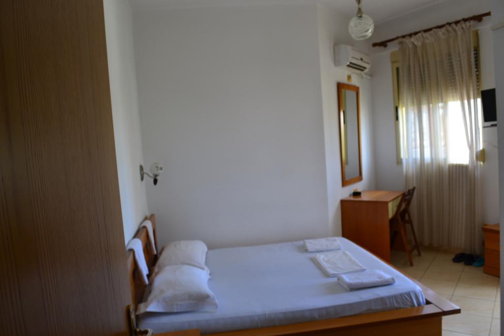 Hotel Alpine Vlorë Værelse billede