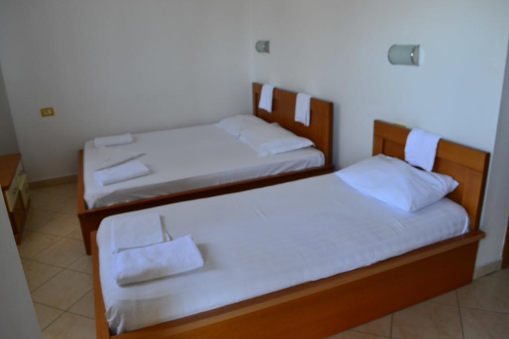 Hotel Alpine Vlorë Eksteriør billede