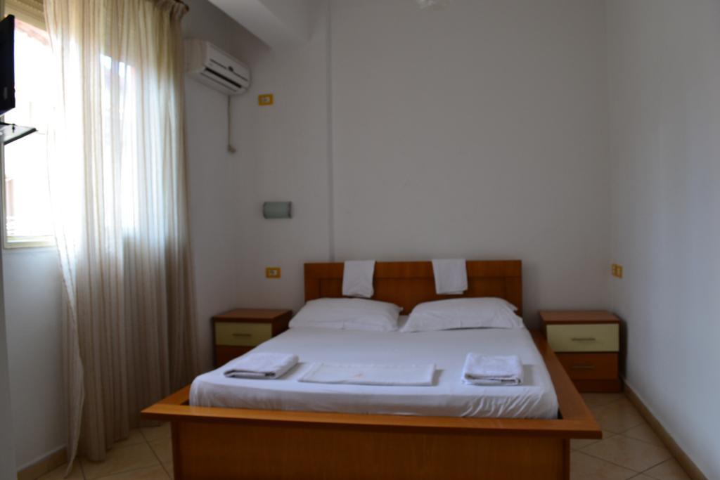 Hotel Alpine Vlorë Værelse billede